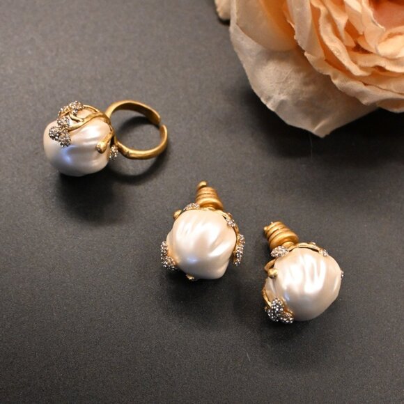 √ Baroque Pearl Flower Bud Ring Adjustable RingNew - Picture 4 of 7